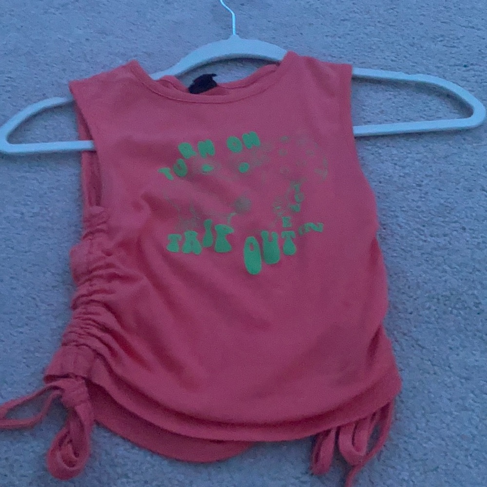 super cute indie bright orange tee!